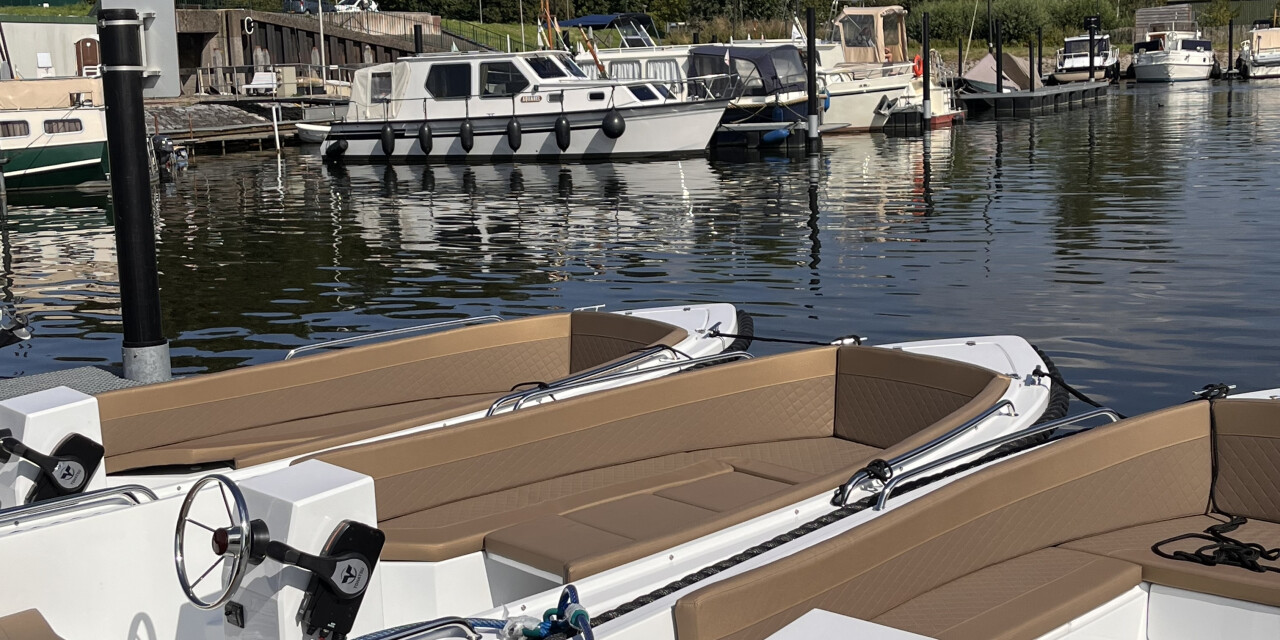 Luxe sloep (max. 6 personen) van The BiesBoats in Lage Zwaluwe